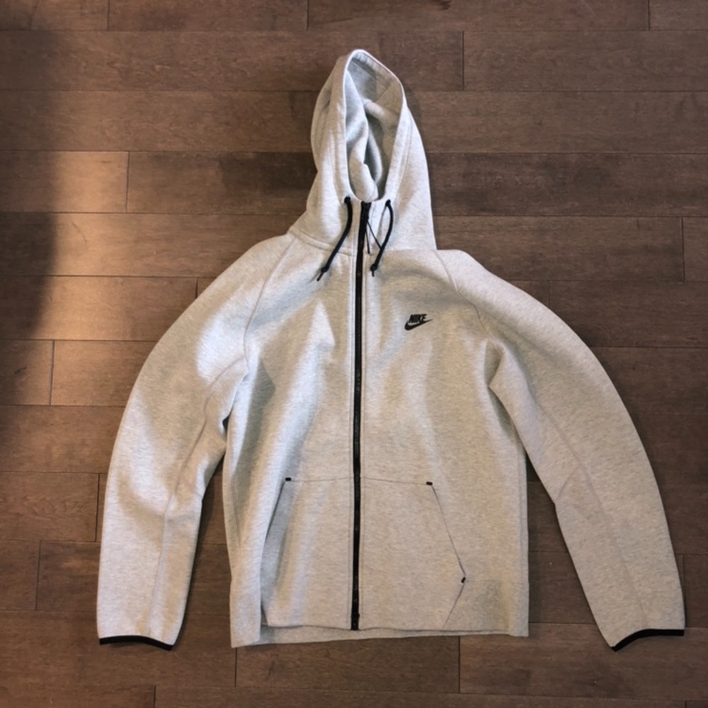 Nike techfleece sweater